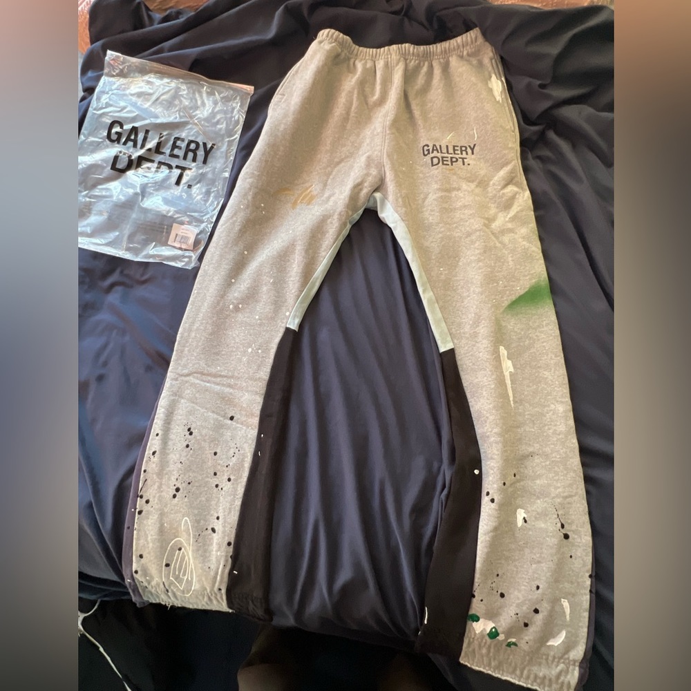 Grey gallery dept sweatpants *used*